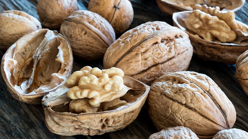 Un estudio científico confirma que comer nueces reduce los niveles de colesterol y triglicéridos
