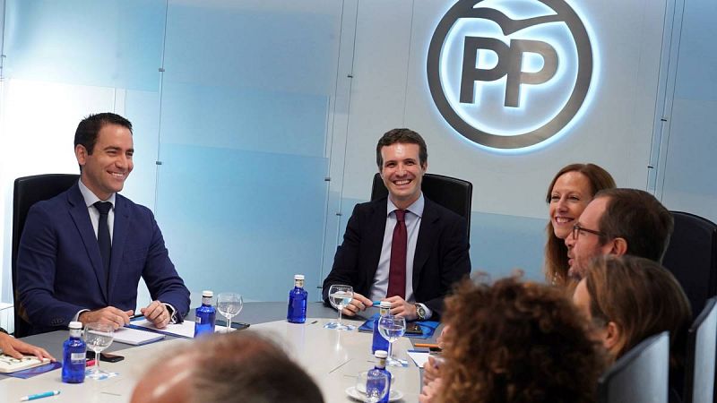 El PP insiste en que la investigación del máster de Casado es una "anécdota" y una "cuestión menor"