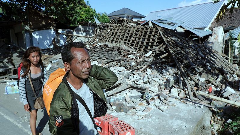 Al menos 91 muertos tras un terremoto de magnitud 6,9 en Indonesia