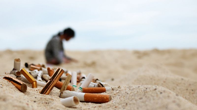 Cada colilla puede contaminar entre 8 y 10 litros de agua del mar y hasta 50 litros si se trata de agua dulce