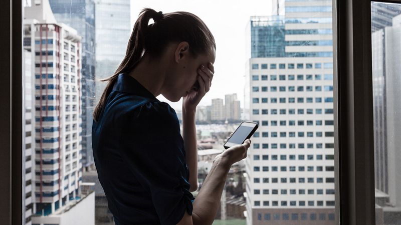 Las personas procesan mejor las malas noticias bajo estrés, según un estudio