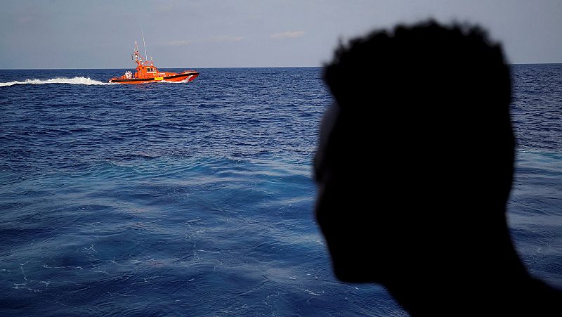 El Gobierno volverá a aplicar los protocolos normales a los migrantes rescatados en buques humanitarios