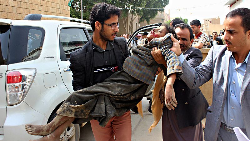 Un bombardeo de la coalición que lidera Arabia Saudí mata al menos a 29 niños en Yemen
