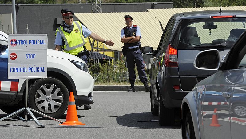 Quin es el hombre canoso que acompa a dos terroristas la maana del 17A?