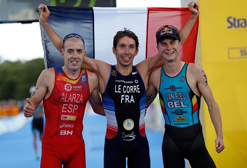 Fernando Alarza remonta hasta la plata en el triatln con una etapa final para enmarcar