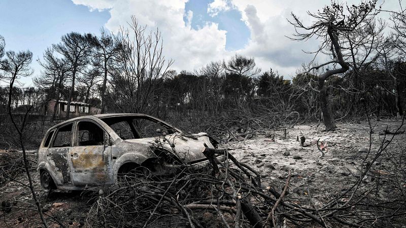 Un incendio en la isla griega de Eubea obliga a evacuar dos pueblos