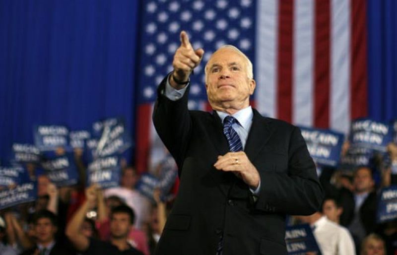 McCain recoge el guante y anuncia más ayudas para los ahorradores