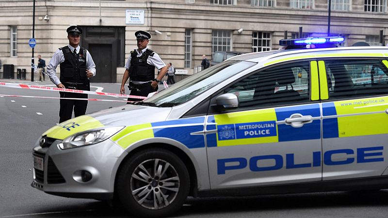 Tres heridos en un atropello deliberado frente al Parlamento británico