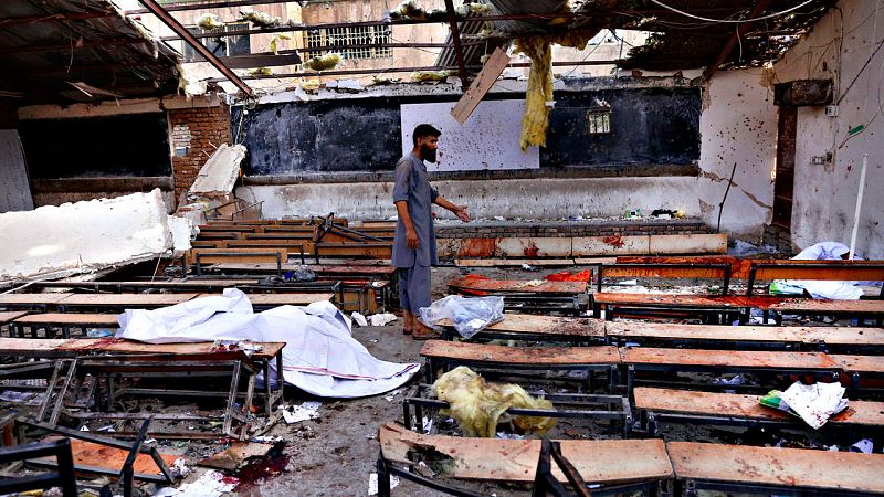 Mueren al menos 48 personas en un ataque suicida contra un centro educativo en Kabul