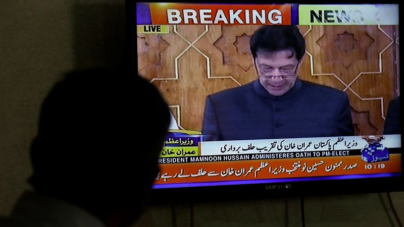El nuevo primer ministro de Pakistán, Imran Khan, toma posesión de su cargo