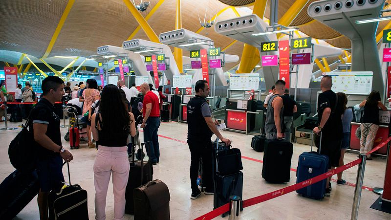 Una nueva huelga del personal de seguridad amenaza con la vuelta al caos en los aeropuertos un año después