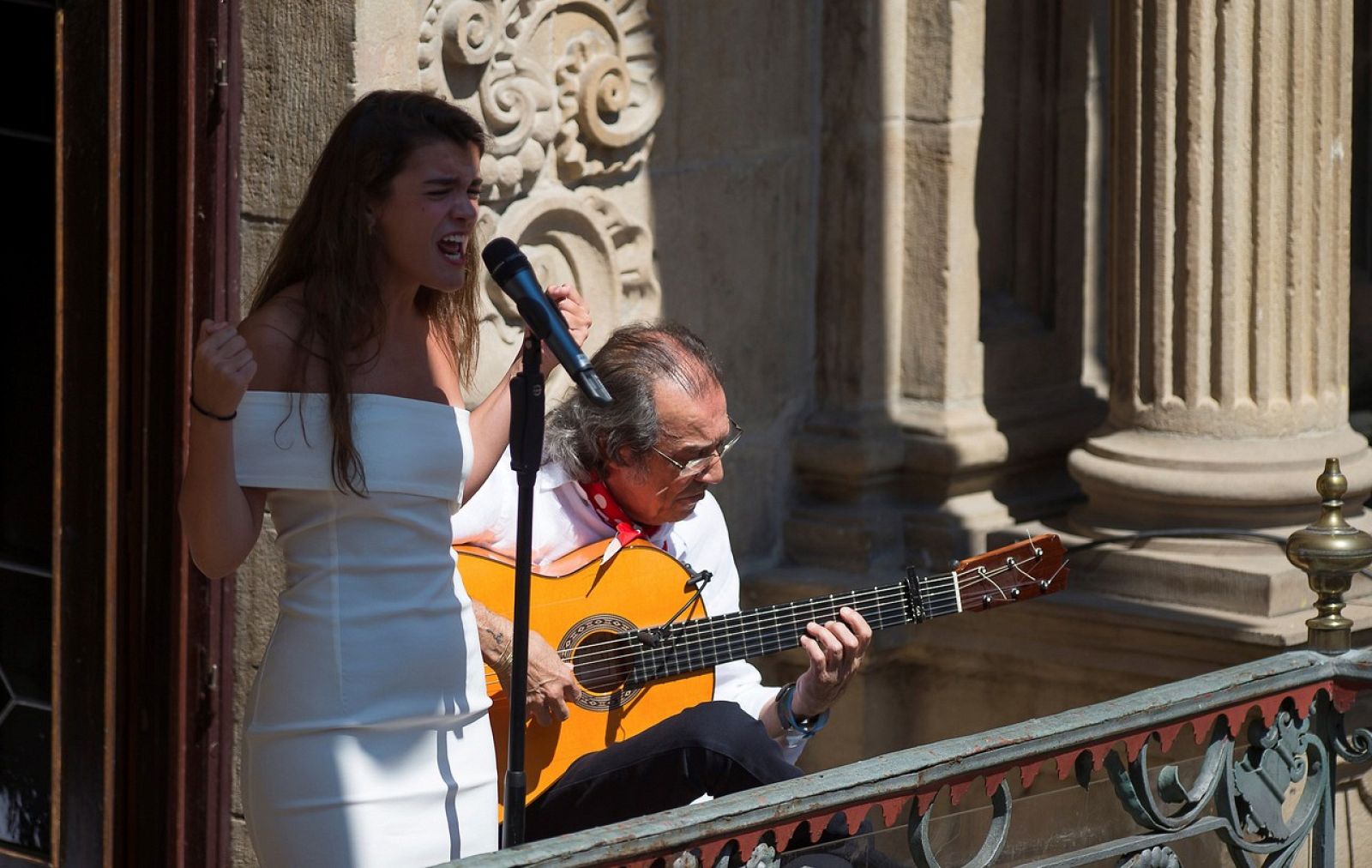 Telediario - Amaia inagura el festival 'Flamenco on fire' de Pamplona