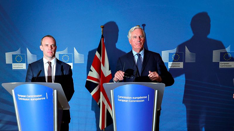 Bruselas y Londres intensifican las negociaciones para intentar cerrar a tiempo un acuerdo sobre el 'Brexit'