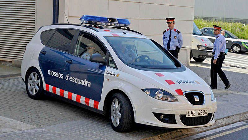 Detenido un hombre por matar presuntamente a su pareja con un arma blanca en Barcelona