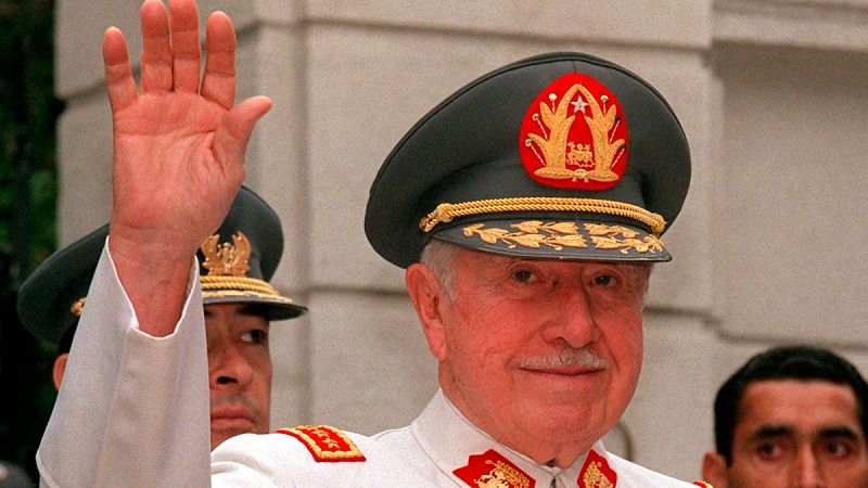 La justicia chilena ordena decomisar bienes del dictador Pinochet por más de 1,6 millones de dólares