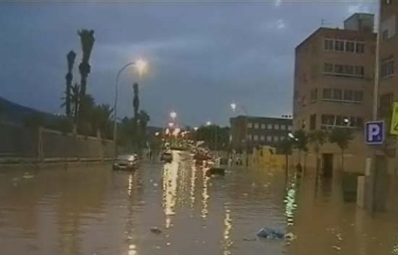Melilla, inundada de nuevo tras la caída de una fuerte tormenta