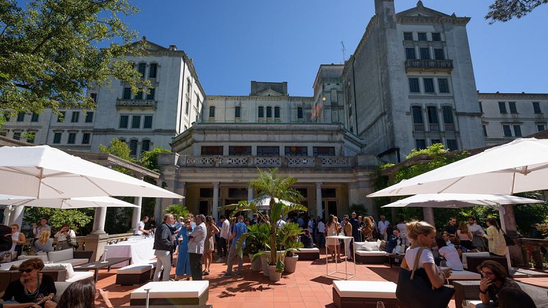 La Mostra redescubre su historia en el hotel de 'Muerte en Venecia'