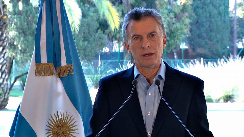 Argentina pide al FMI que le adelante fondos del préstamo pactado para tranquilizar a los mercados