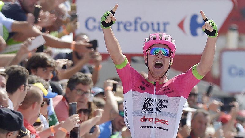 Simon Clarke vence en Roquetas y Molard es nuevo l�der