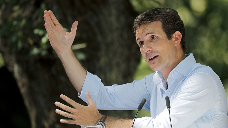 Pablo Casado: "No podemos pasar de los lazos amarillos a los lazos negros"