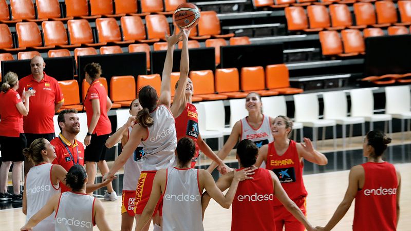 Mondelo descarta a Araújo y Abalde para continuar la preparación de cara al Mundial