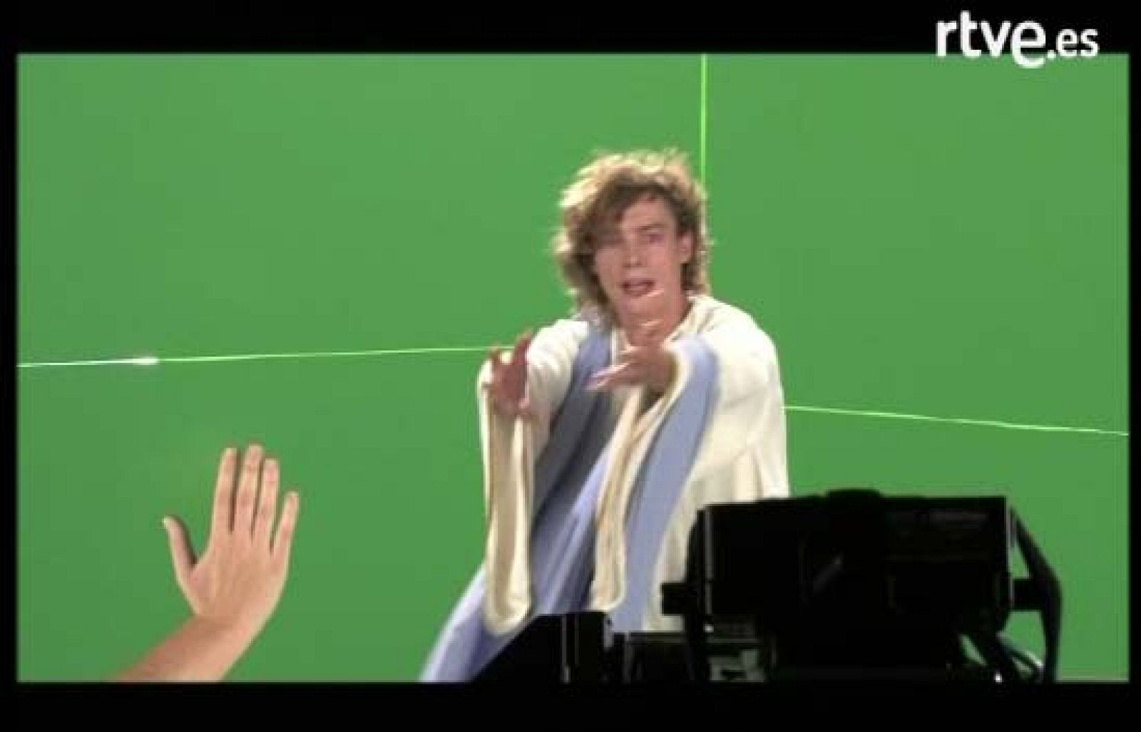 "Camino". Escenas de rodaje: Ángel Custodio colgado