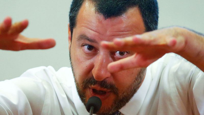 La Fiscalía de Palermo investigará a Salvini por "secuestro de personas" al impedir el desembarco de inmigrantes