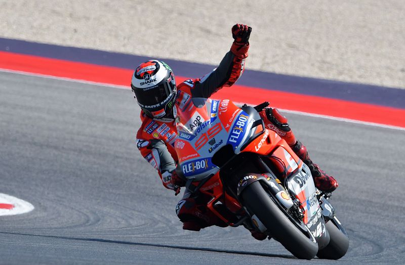 Lorenzo vuela por la pole en Misano y Viñales saldrá tercero