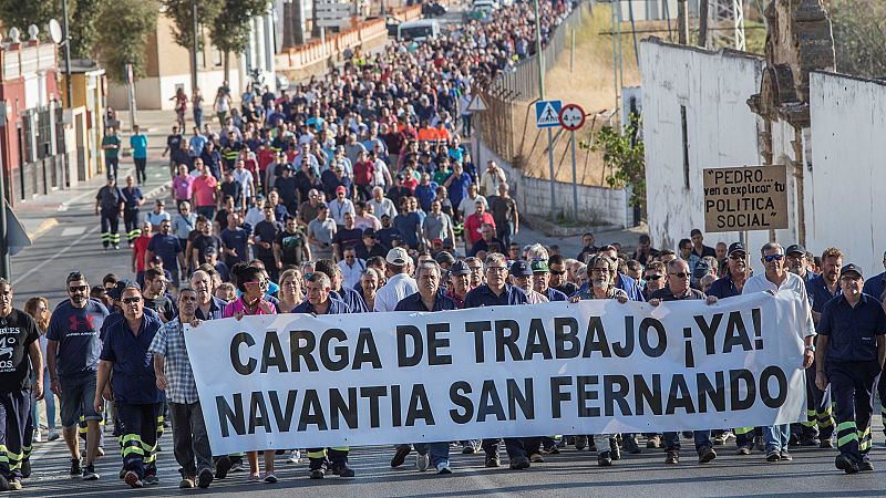 Los trabajadores de Navantia cortan la A-4 por la incertidumbre sobre el contrato con Arabia Saudí