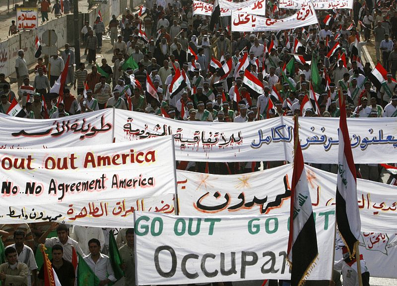 Miles de seguidores de al Sadr se manifiestan contra el pacto de seguridad entre Irak y EEUU
