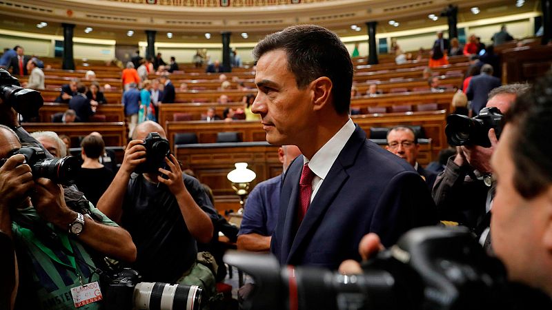 Rivera siembra dudas sobre Pedro Sánchez tras la dimisión de Montón y le pide que enseñe su tesis doctoral