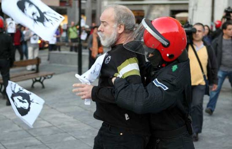 La Ertzaintza impide una manifestación homenaje a Lasa y Zabala en Tolosa