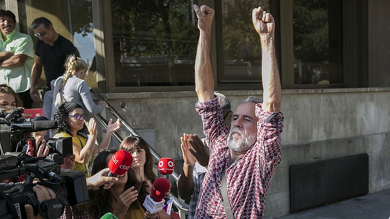 Willy Toledo queda en libertad provisional tras negarse a declarar ante el juez