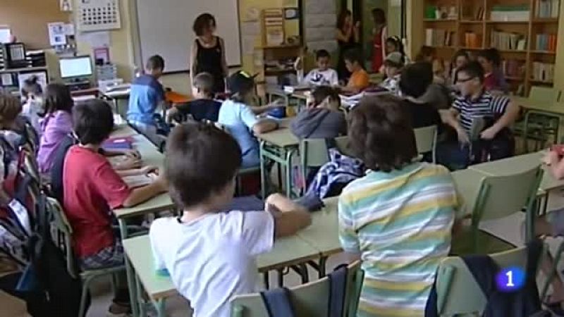 El Gobierno aprueba reducir el número de alumnos por aula y las horas lectivas de los docentes