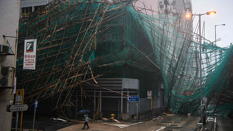 El tifón Mangkhut llega a China tras dejar más de 60 muertos en Filipinas