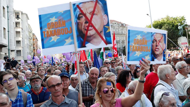 Multitudinaria protesta en Budapest contra las políticas de Orbán y en favor de los valores de la UE