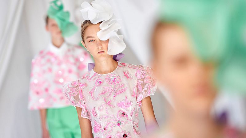 Delpozo celebra la frescura de la naturaleza y la luz de la mujer