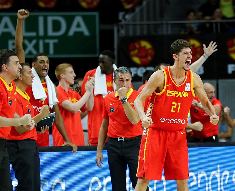 España vuelve a la senda de la victoria ante Letonia