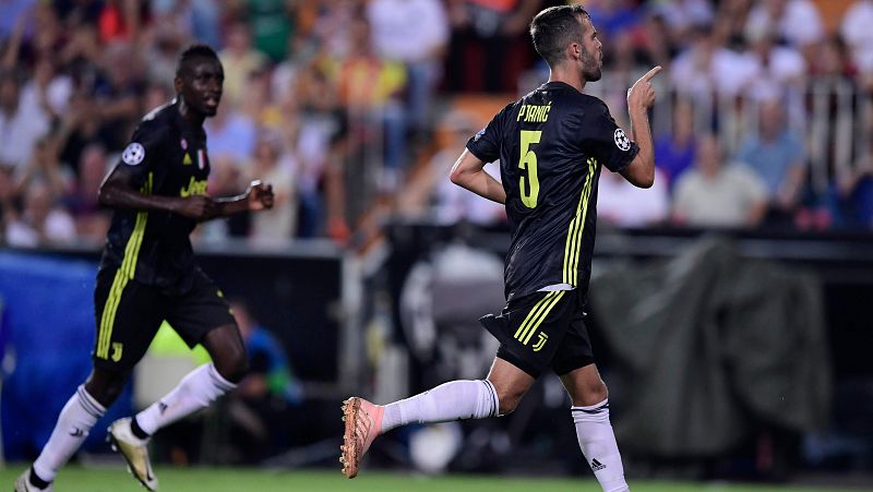 La Juventus se sobrepone a la expulsión de Cristiano y tumba al Valencia desde el punto de penalti