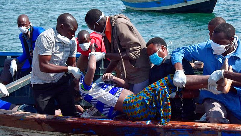 Al menos 131 muertos en el naufragio de un ferri en Tanzania