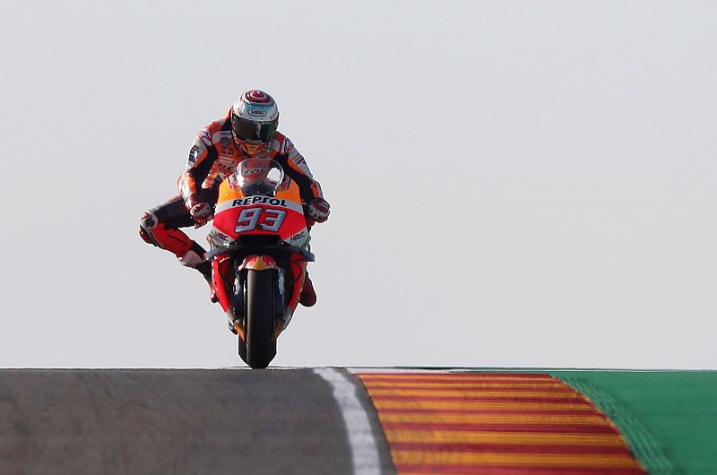 Márquez doblega a las Ducati en los libres de Aragón