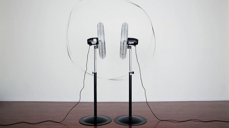 "¡Siente, mira, huele, escucha y experimenta!" el arte cinético en el museo Kunsthal de Rotterdam