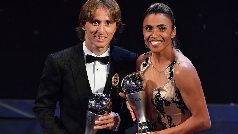 Luka Modric se lleva el premio al mejor jugador de la FIFA y rompe la hegemonía Messi-Cristiano