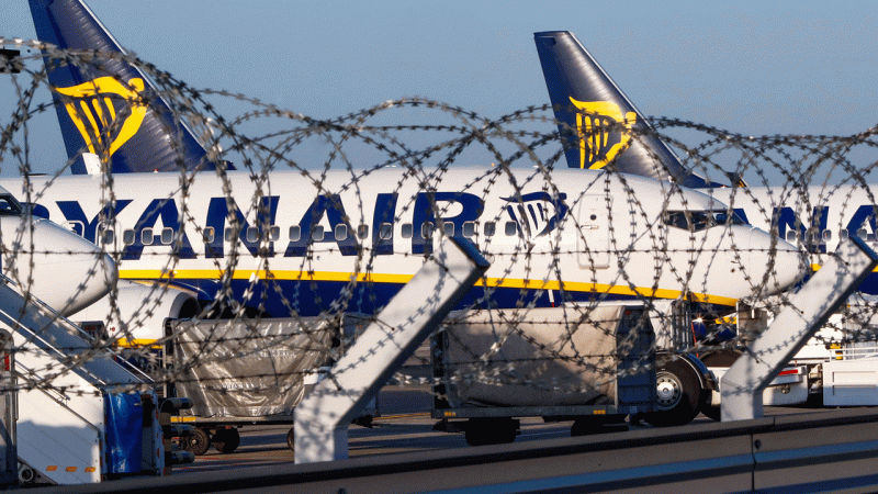 Ryanair anuncia la cancelación de 190 vuelos por la huelga de tripulantes de cabina