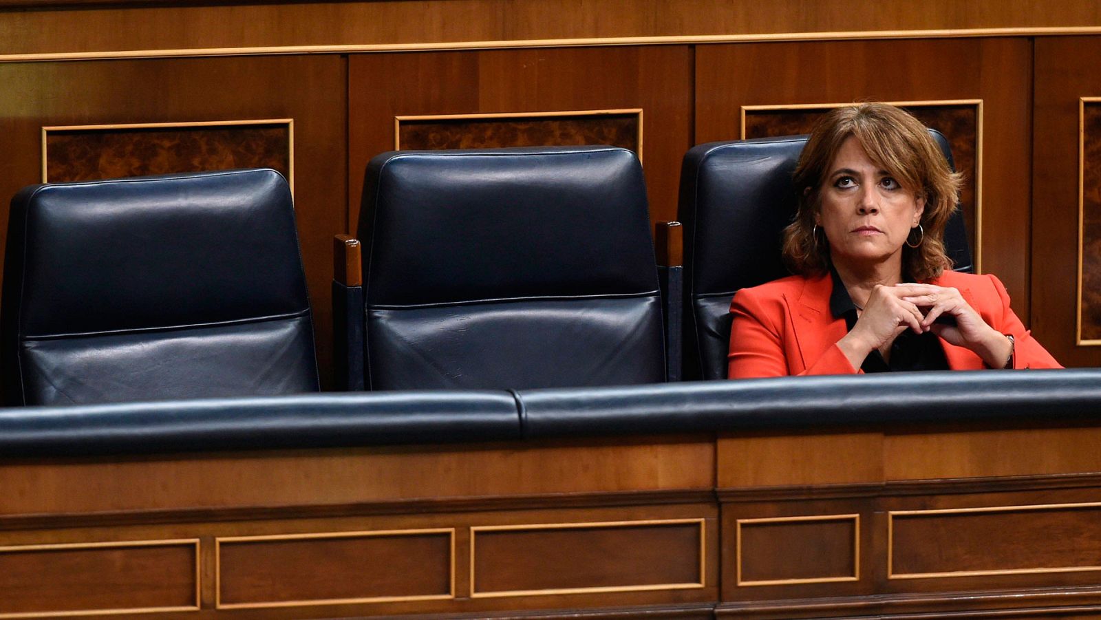 Delgado descarta dimitir respaldada por el Gobierno y el PSOE mientras la oposición redobla la presión