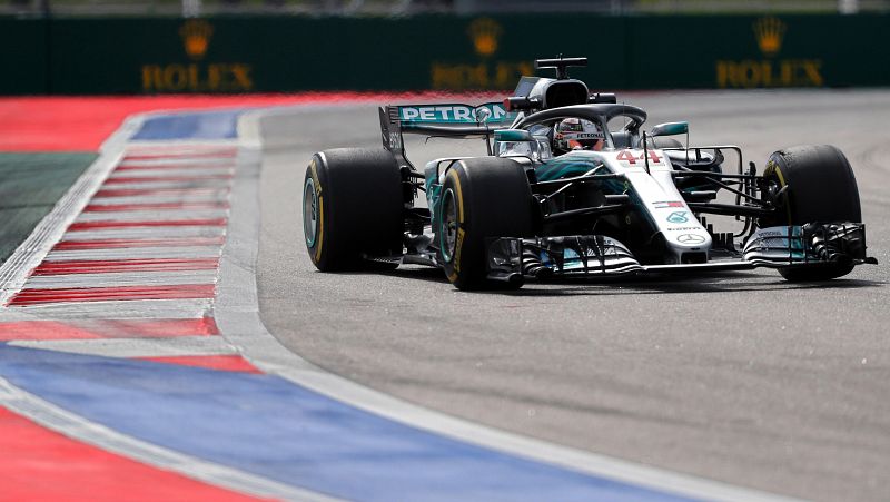 Los Mercedes de Hamilton y Bottas se desmarcan en los segundos libres