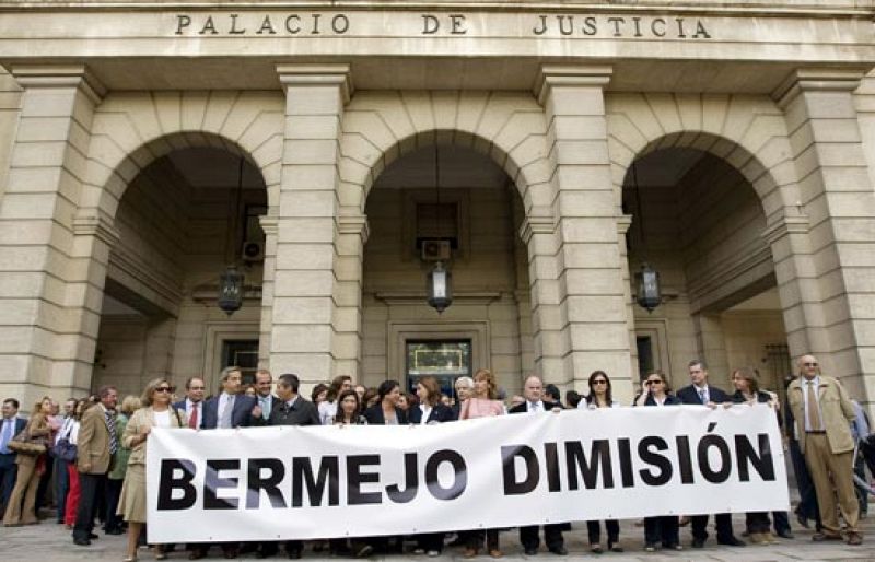 Piden la dimisión de Bermejo en el paro de la Justicia, cuyo seguimiento el ministerio cifra en un 73%