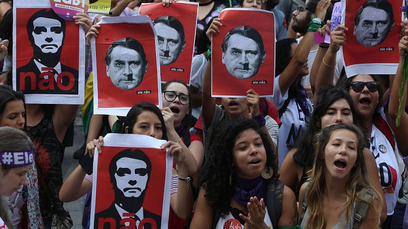 "Él no", el grito de miles de mujeres en Brasil contra Bolsonaro