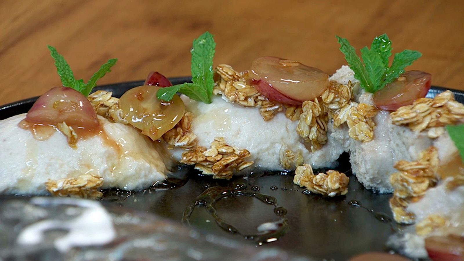 Torres en la cocina - Uvas con yogourt casero