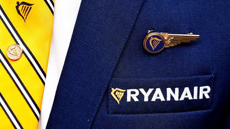 Ryanair acepta firmar contratos bajo la ley española para sus trabajadores